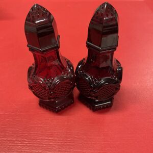 AVON RUBY RED GLASS CAPE COD SALT SHAKER Set Of 2 CHARISMA